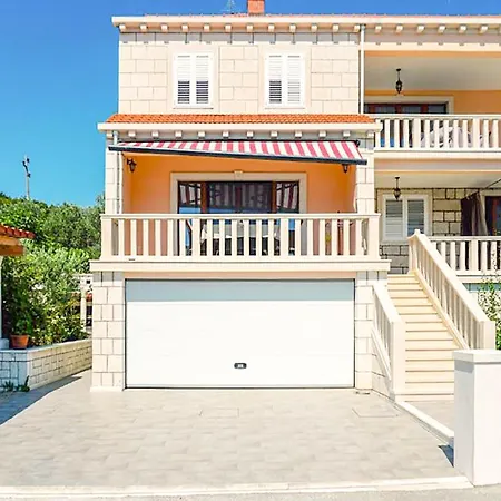 Lovely In With House Sea View 公寓 鲁巴达